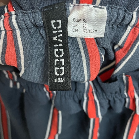 New | Striped stylish off shoulder H&M top - Picture 3 of 5